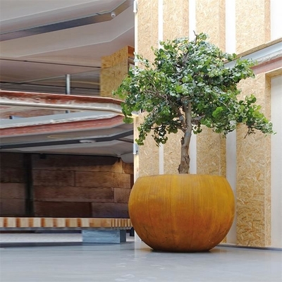 As esferas geométricas resistiram ao globo de aço dos plantadores da árvore de Corten para o Streetscape